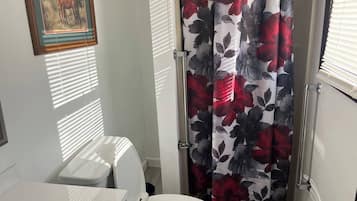Towels, soap, shampoo, toilet paper