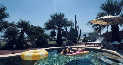 Luxury Palm Springs Villa: Sunset Oasis Views on Golf course,Pets + Pool & Spa