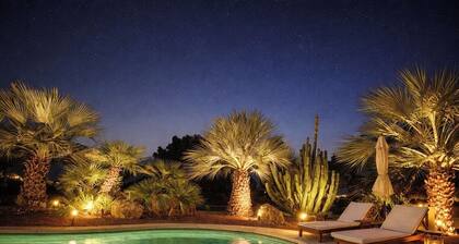 Luxury Palm Springs Villa: Sunset Views on Golf course, private pool & Spa