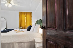 2 bedrooms, desk, iron/ironing board, travel cot - Escape to Sea-Clusionoki cottage. Roam the coast w/FREE GOLF CART (Oak Island)