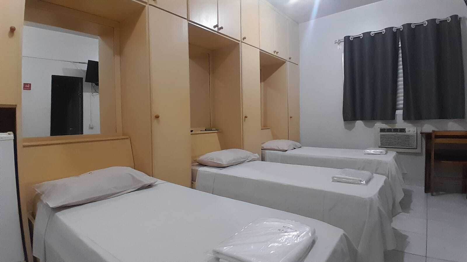 Quarto triplo clássico, 1 quarto | Wi-Fi de cortesia