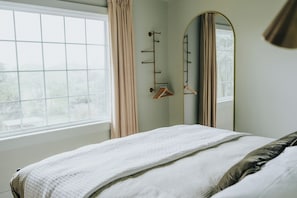 Luxury Cottage, 1 King Bed, Private Bathroom, Hill View | 1 bedroom, Egyptian cotton sheets, premium bedding, pillowtop beds