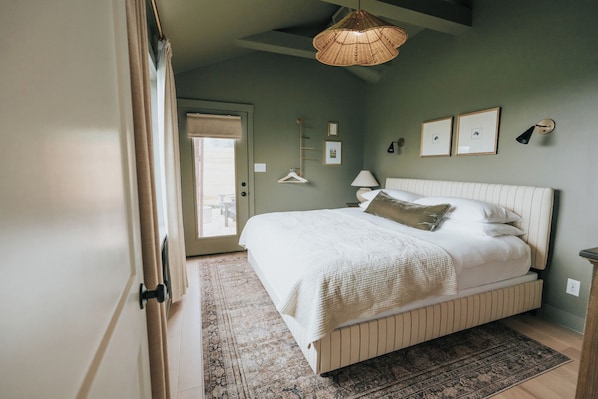 Cottage Luxe, 1 très grand lit, salle de bains privée, vue colline | Draps en coton égyptien, literie de qualité supérieure, surmatelas