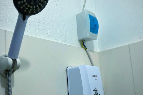 Hand-held showerhead