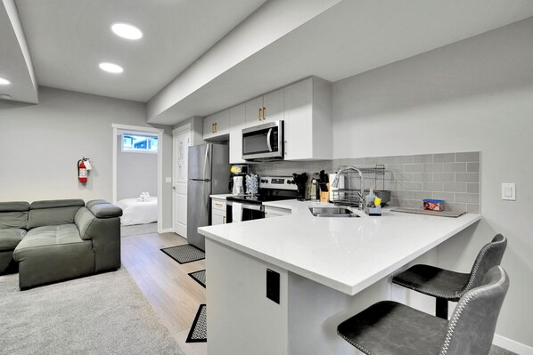 Fridge, microwave, oven, stovetop