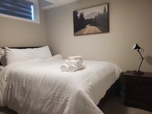 2 bedrooms, desk, iron/ironing board, free WiFi