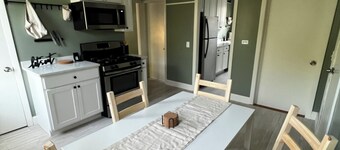 Cozy 2-bedroom apartment Providence with WiFi, AC