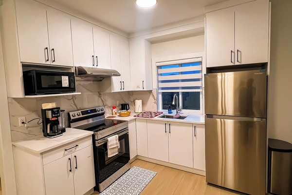 Frigorífic, microones, forn i placa de cuina