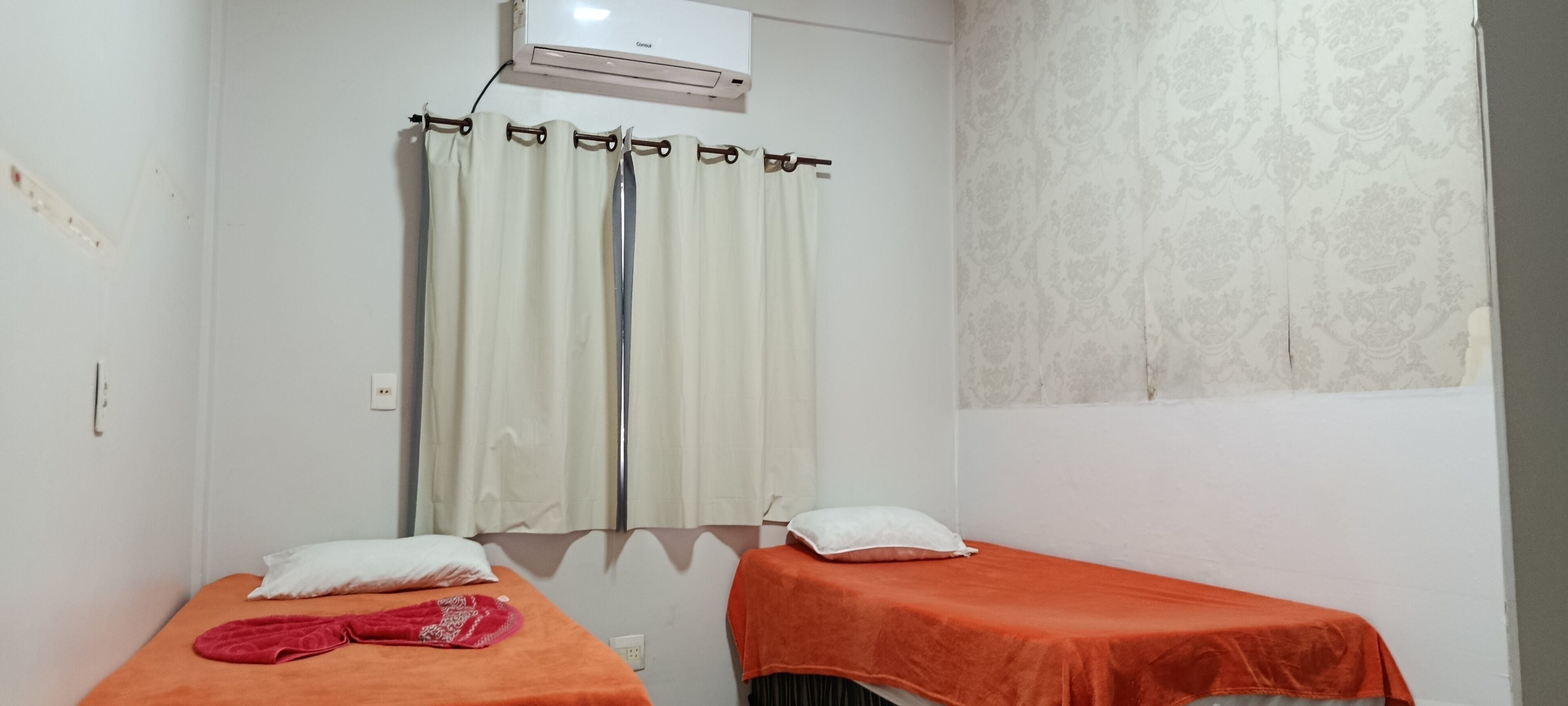 Economy-Zweibettzimmer, Stadtblick | Kostenloses WLAN