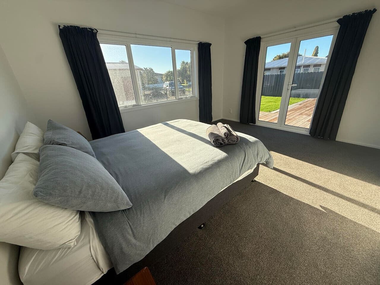 Escrivaninha, ferros/tábuas de passar roupa, Wi-Fi, roupa de cama