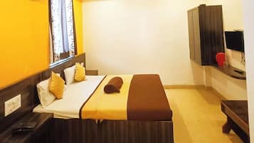 Deluxe Double Room | Soundproofing, WiFi (free), bed sheets