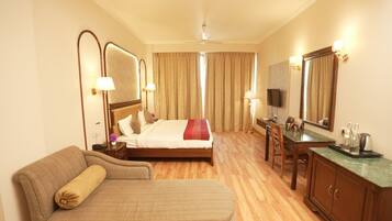 1 bedroom, desk, laptop workspace, free WiFi