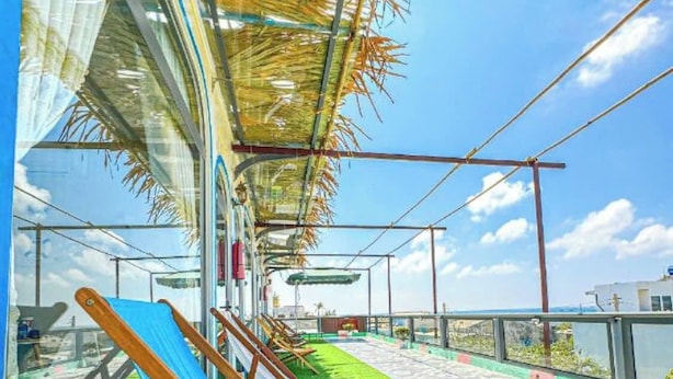 Dobbeltrom – deluxe, strandutsikt | Terrasse/patio