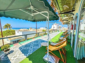 Deluxe Double Room, Beach View | Terrace/patio - Dai Dat Homestay - Phu Quy Island (Phú Quý)