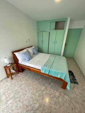 3 bedrooms, iron/ironing board, travel cot, WiFi