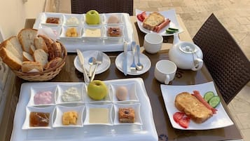 Desayuno continental incluido todos los días