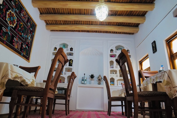 Standard Double or Twin Room, Lanai | Private kitchen | Mini-fridge, microwave, oven, stovetop