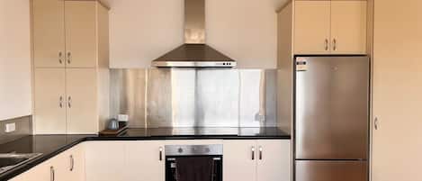 Four Ă micro-ondes, un four, surface de cuisson, lave-vaisselle