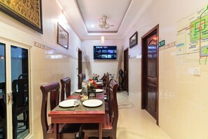 Biệt thự Deluxe, ban công, quang cảnh vườn | Khu phòng khách