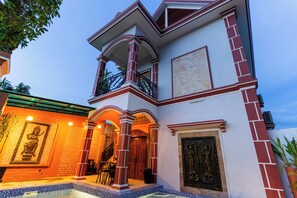 Mặt tiền nơi lưu trú
