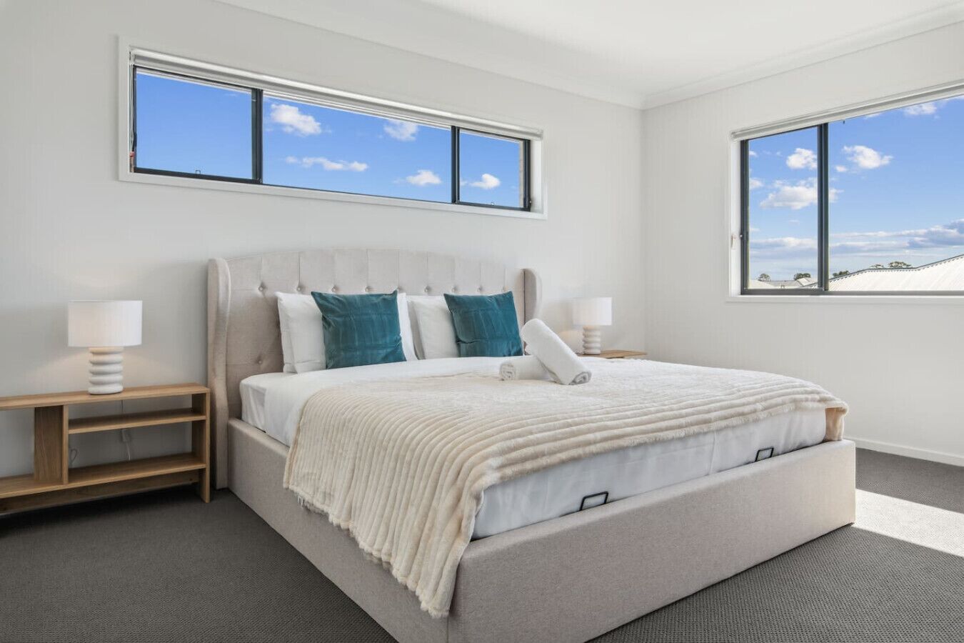 6 soveværelser, skrivebord, strygejern/strygebræt, Wi-Fi