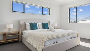 6 soveværelser, skrivebord, strygejern/strygebræt, Wi-Fi