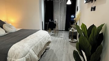 Apartamento luxo, sacada, vista para a cidade | Wi-Fi de cortesia