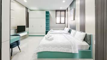 Family Suite, 2 Queen Beds, Ensuite, Garden View
