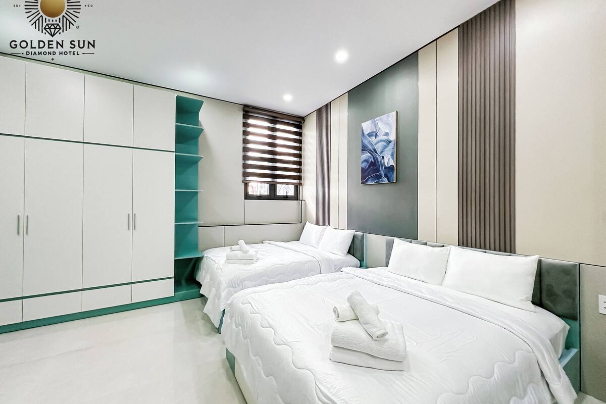 Family Suite, 2 Queen Beds, Ensuite, Garden View