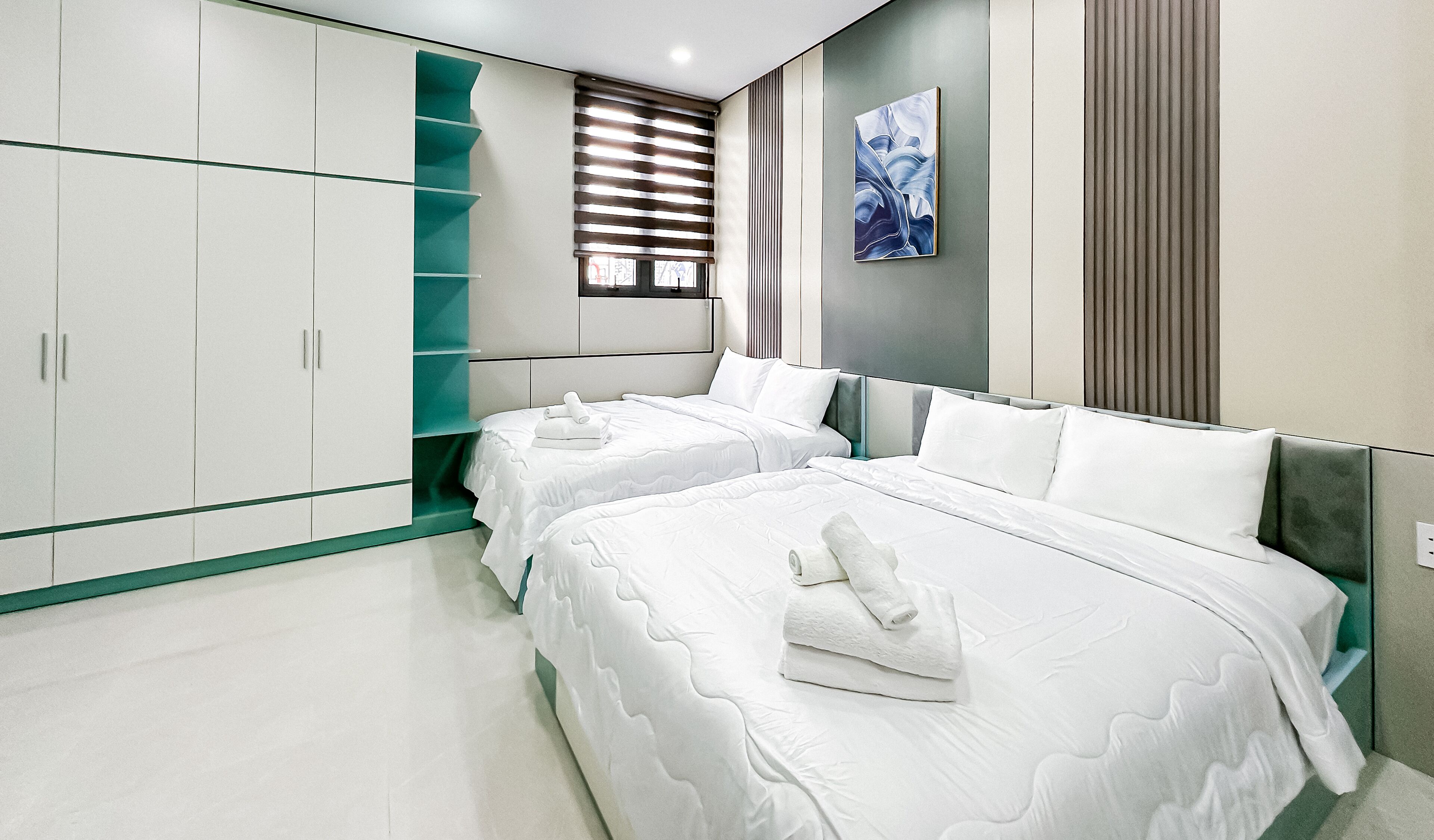 Family Suite, 2 Queen Beds, Ensuite, Garden View | Individually decorated, individually furnished, desk, laptop workspace