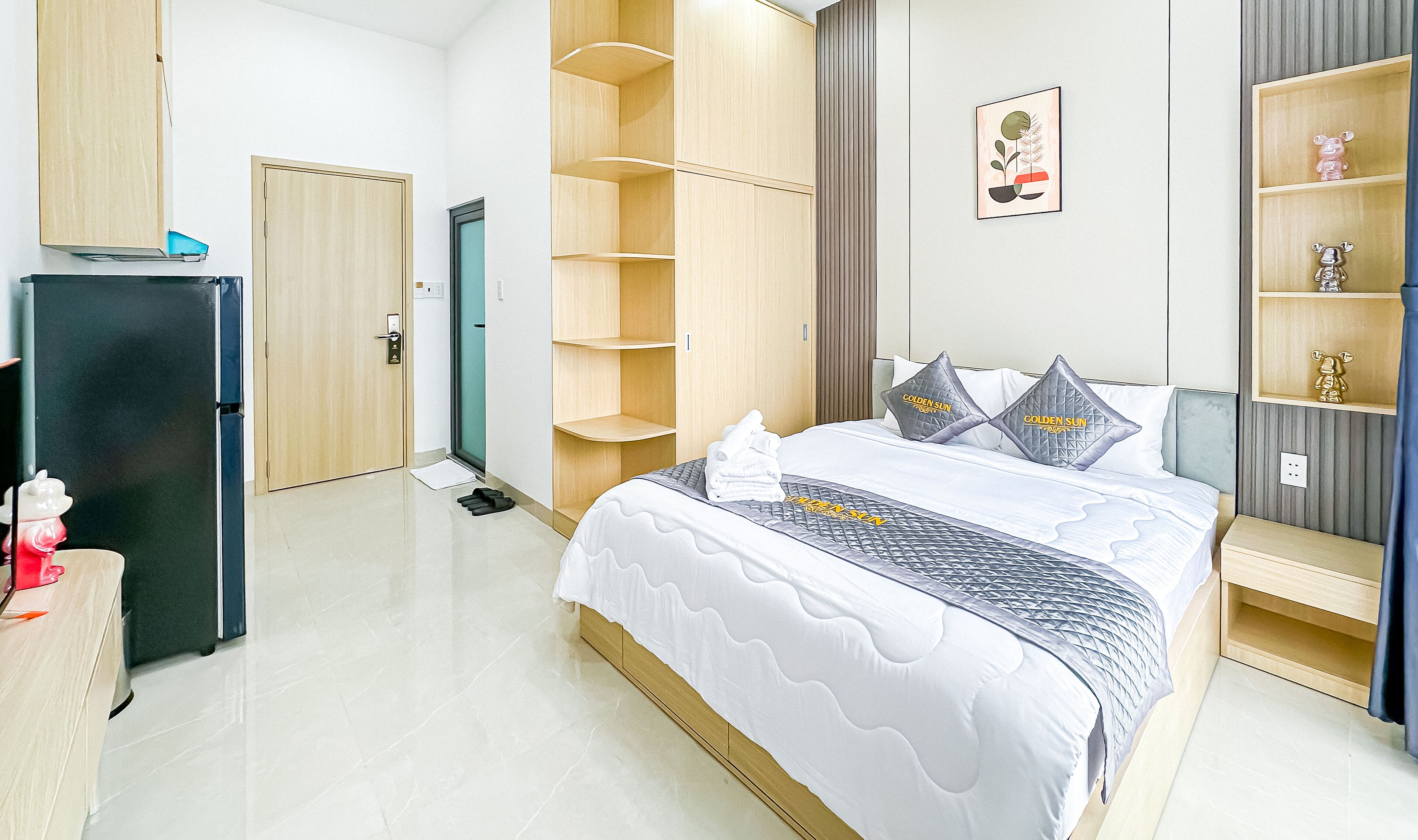 Individually decorated, individually furnished, desk, laptop workspace