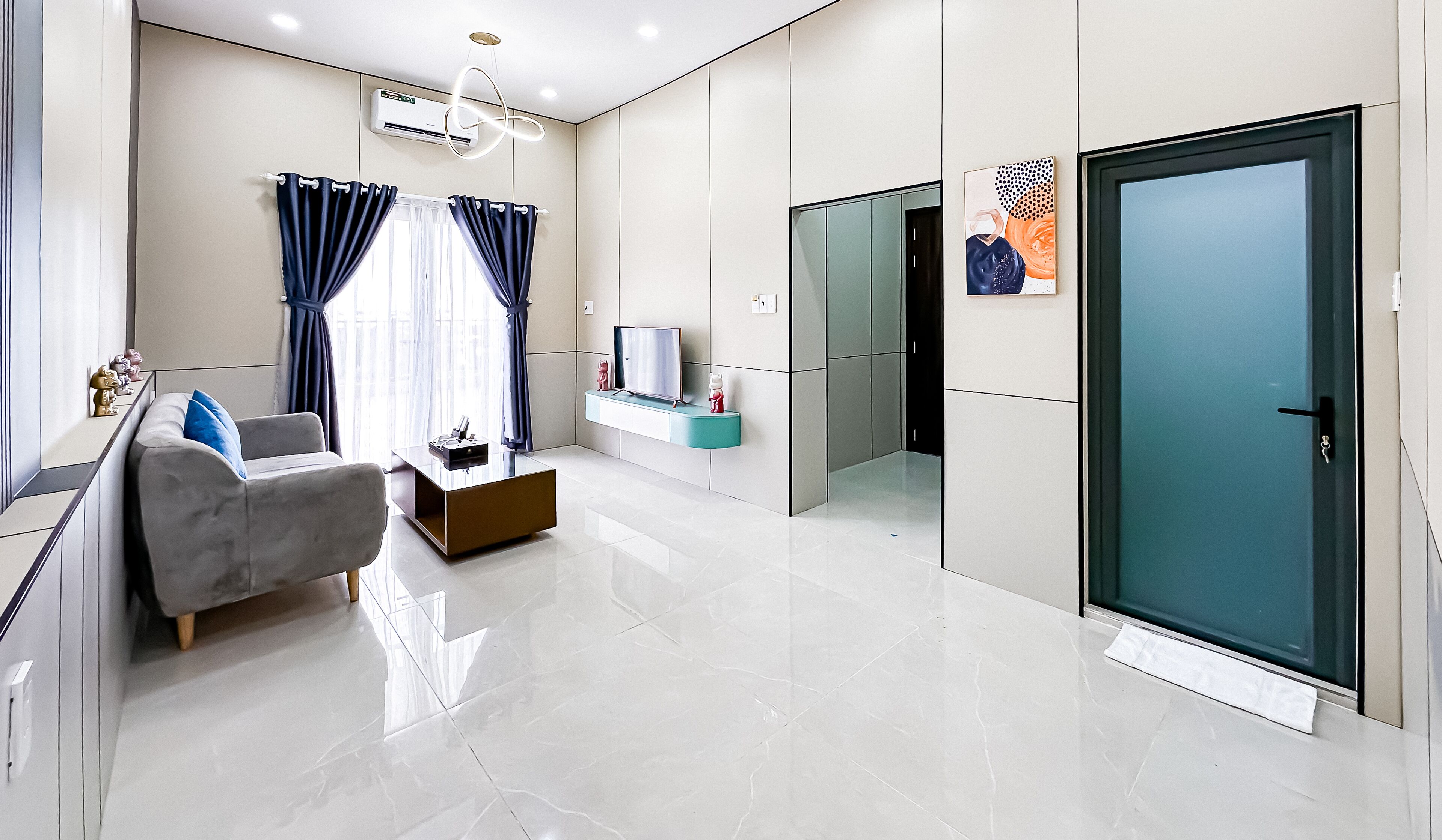 Panoramic Apartment, 1 Queen Bed, Patio, City View | Living area | Printers