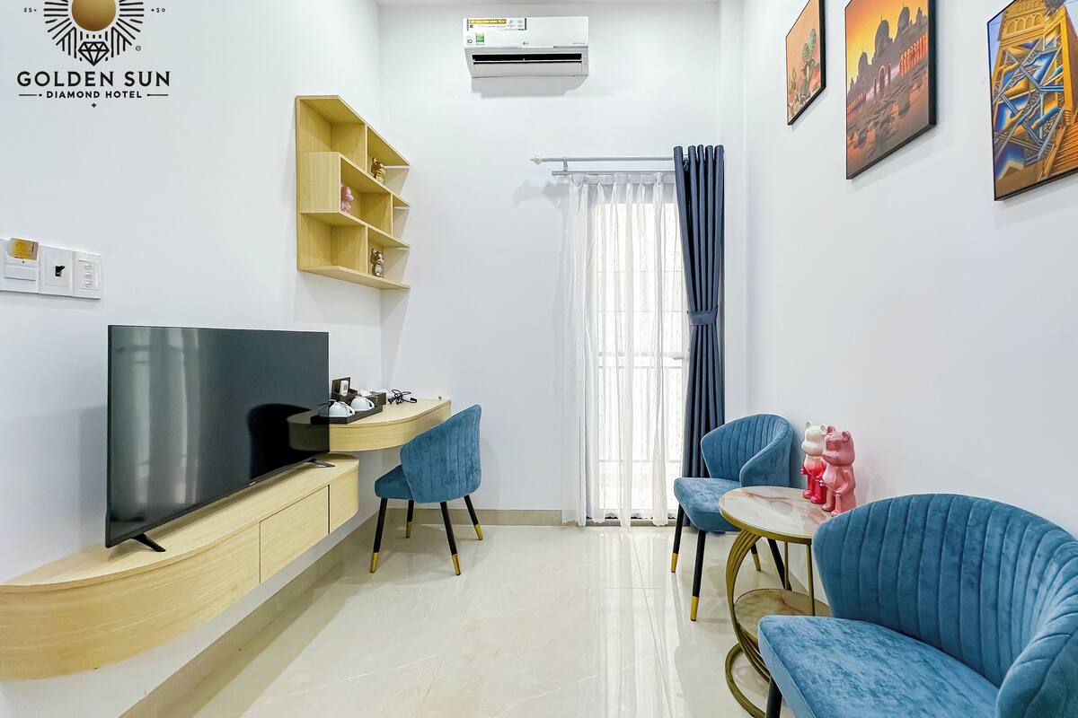 Basic Duplex, 1 Bedroom, Balcony | Living area