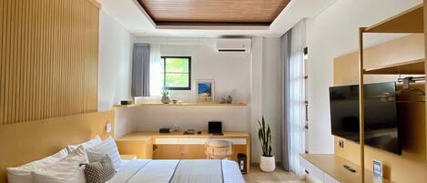 4 bedrooms, desk, iron/ironing board, free WiFi