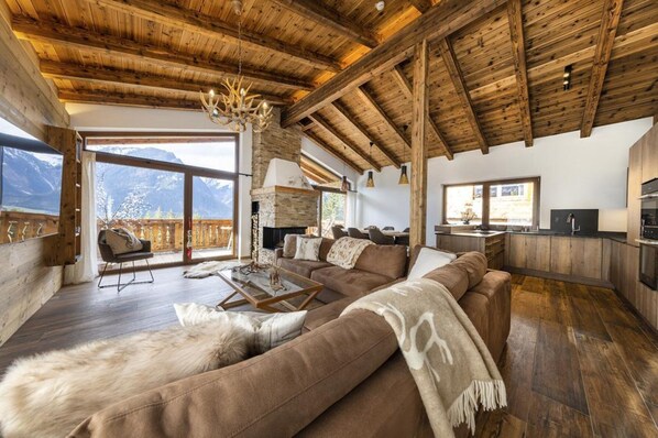 Living area - Chalet in Neukirchen 100 m ski Lift (Neukirchen am Grossvenediger)