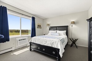 3 sovrum, skrivbord, strykjärn/strykbräda och gratis wi-fi