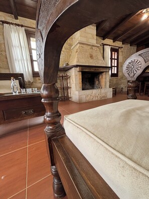 Basic Villa, Pool View | Living area | 32-inch Smart TV with cable channels, fireplace - Melina Stone Villa (Roumelí)