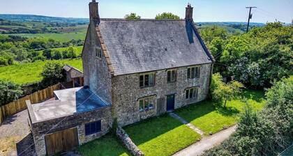 Luxury 4 Bed Farmhouse on Rewilding Estate