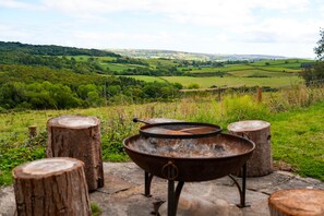 Property grounds - Luxury 4 Bed Farmhouse on Rewilding Estate (Mapperton)