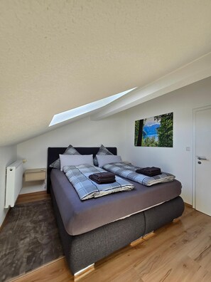 2 bedrooms, bed sheets