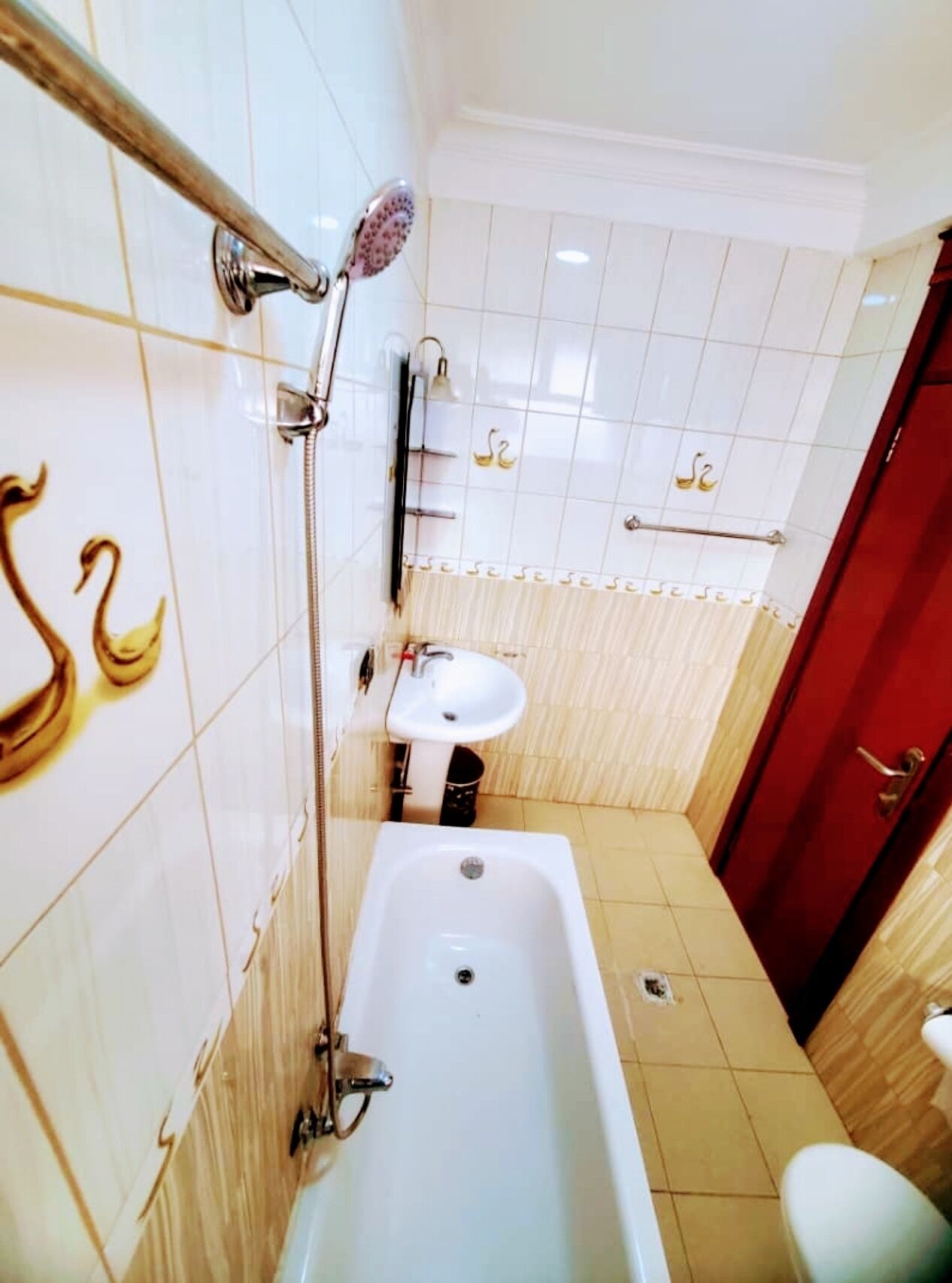 Toallas, jabón, papel de baño 