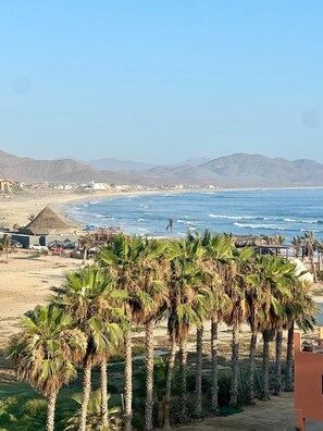 Sur la plage, serviettes de plage