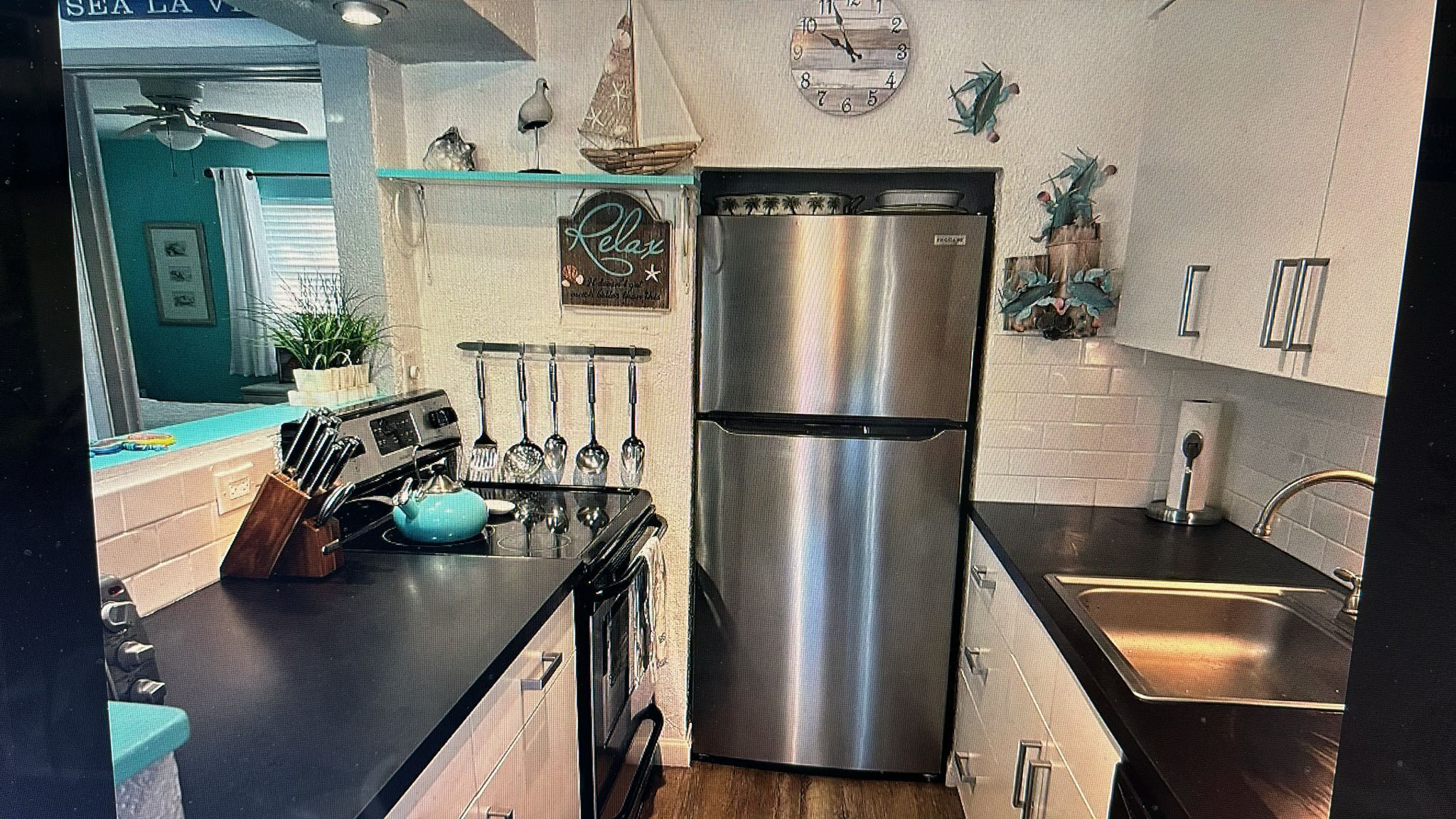 Micro-ondes, four, plaque de cuisson, lave-vaisselle