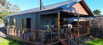 Koala Retreat - 3 bed brand new home near the Beach & Riverside ~Linen~Fast WiFi