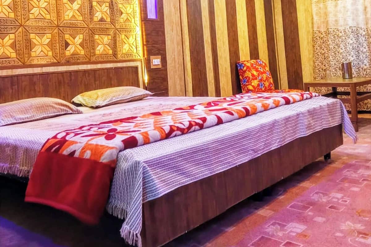 Deluxe Double Room | Peti besi dalam bilik, kalis bunyi, Wi-fi percuma, cadar katil