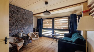 Family Shared Dormitory, Resort View | Free WiFi, bed sheets