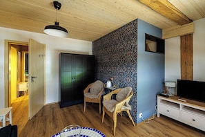 Family Shared Dormitory, Resort View | Free WiFi, bed sheets