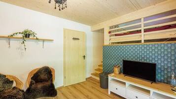 Family Shared Dormitory | Living area | Table tennis, toys, books