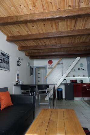 Smart TV - Charming modern duplex with parking, fitted kitchen 30 min from Nancy (Foug)
