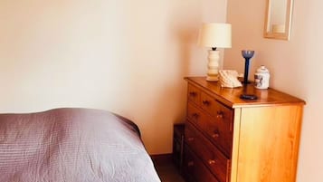 2 slaapkamers, een strijkplank/strijkijzer, wifi
